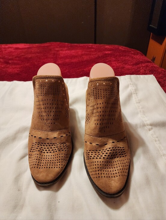 Maurices Shoes - Maurice womens size 8.5 faux suede tan cutout mules